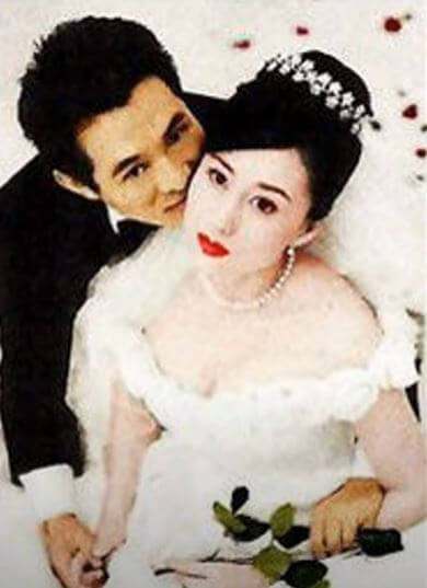 Huang Qiuyan ex husband Jet Li with his bride Nina Li Chi at their wedding. 